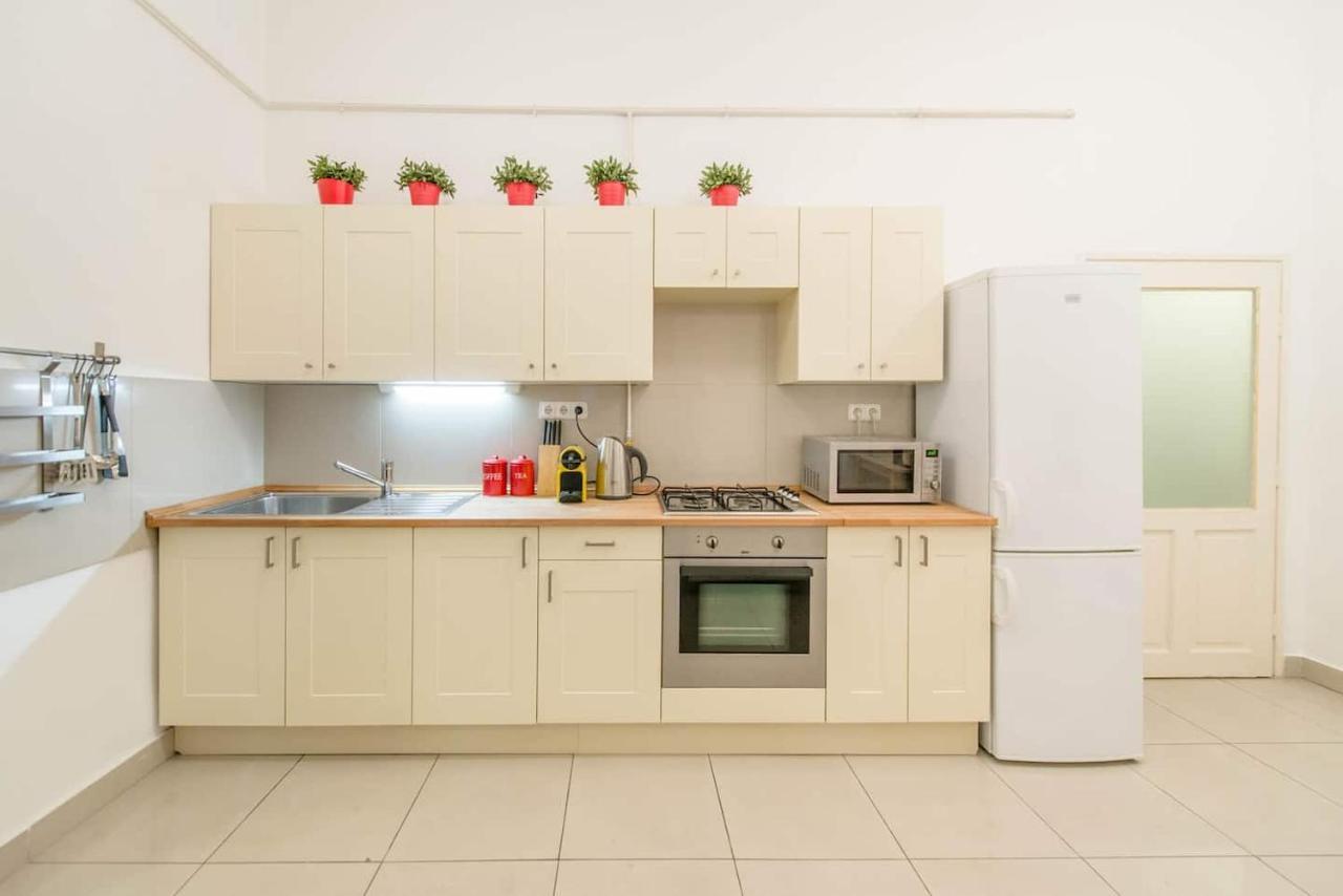 Bourgeois Elegance In The Heart Of Βουδαπέστη Εξωτερικό φωτογραφία