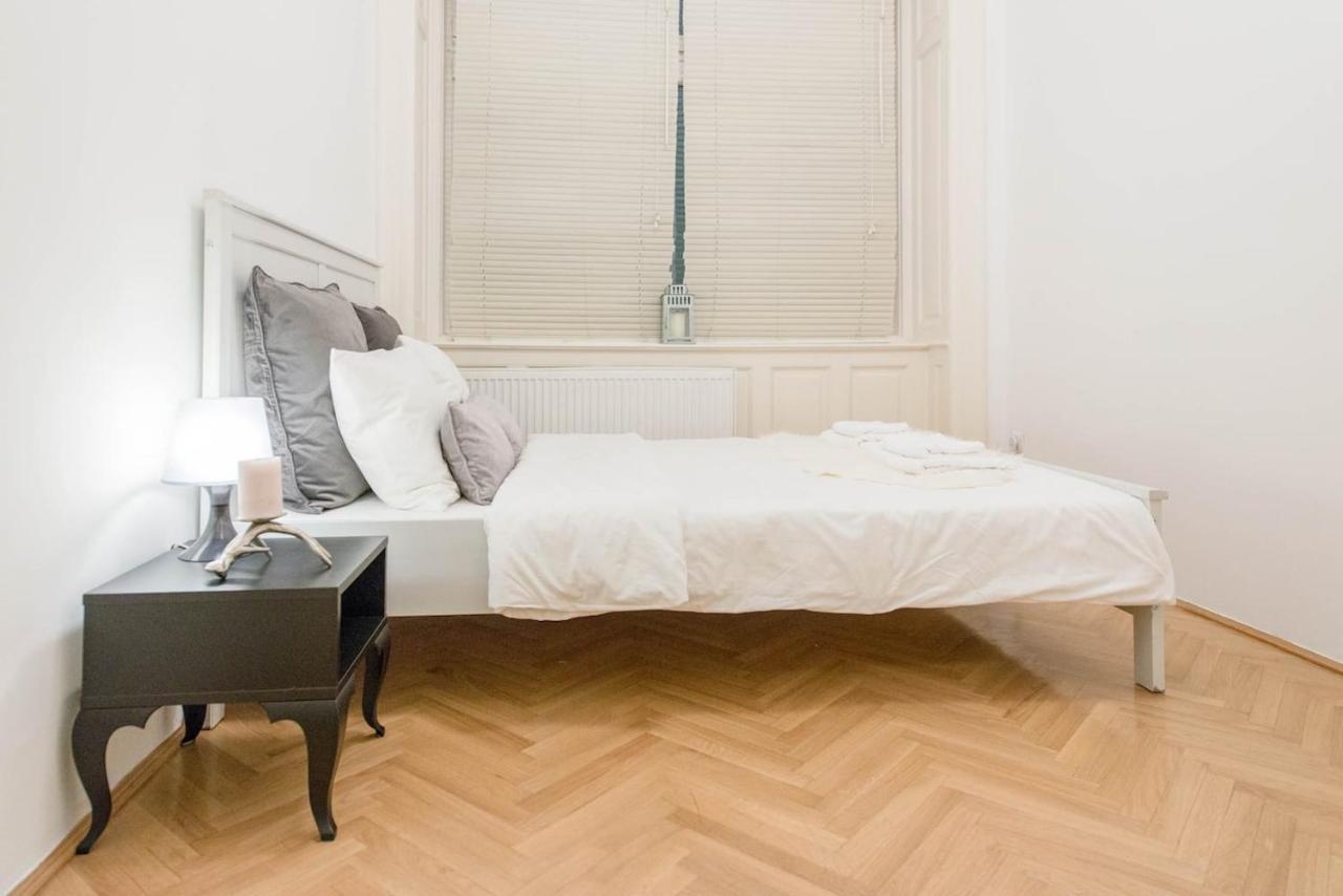 Bourgeois Elegance In The Heart Of Βουδαπέστη Εξωτερικό φωτογραφία