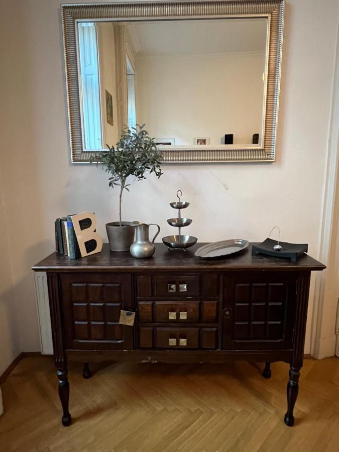 Bourgeois Elegance In The Heart Of Βουδαπέστη Εξωτερικό φωτογραφία