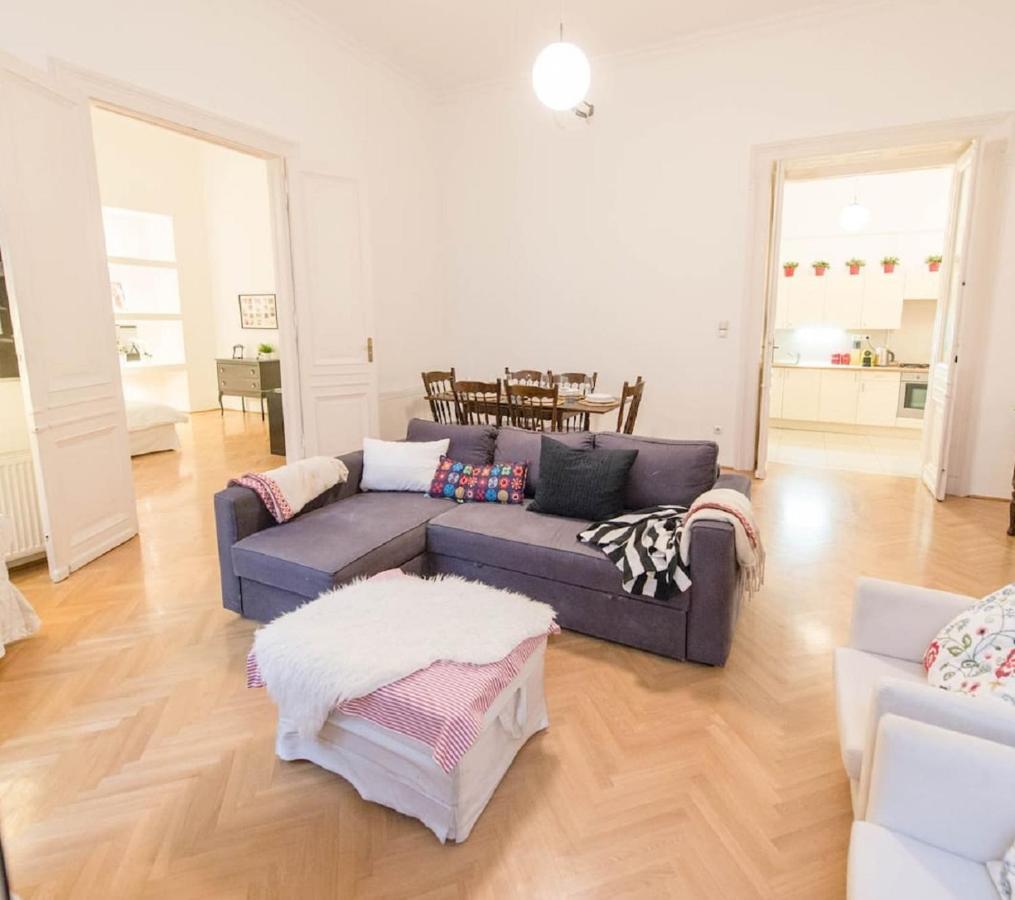 Bourgeois Elegance In The Heart Of Βουδαπέστη Εξωτερικό φωτογραφία