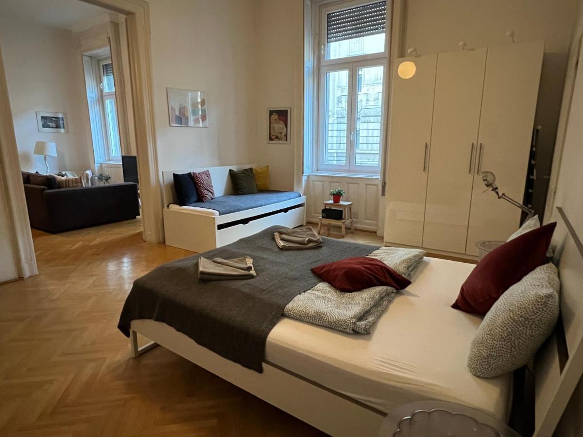 Bourgeois Elegance In The Heart Of Βουδαπέστη Εξωτερικό φωτογραφία