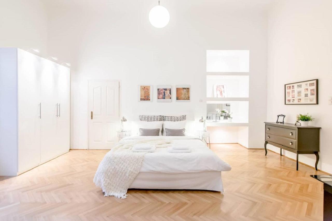 Bourgeois Elegance In The Heart Of Βουδαπέστη Εξωτερικό φωτογραφία